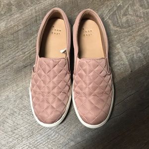 Women’s slip on sneaker